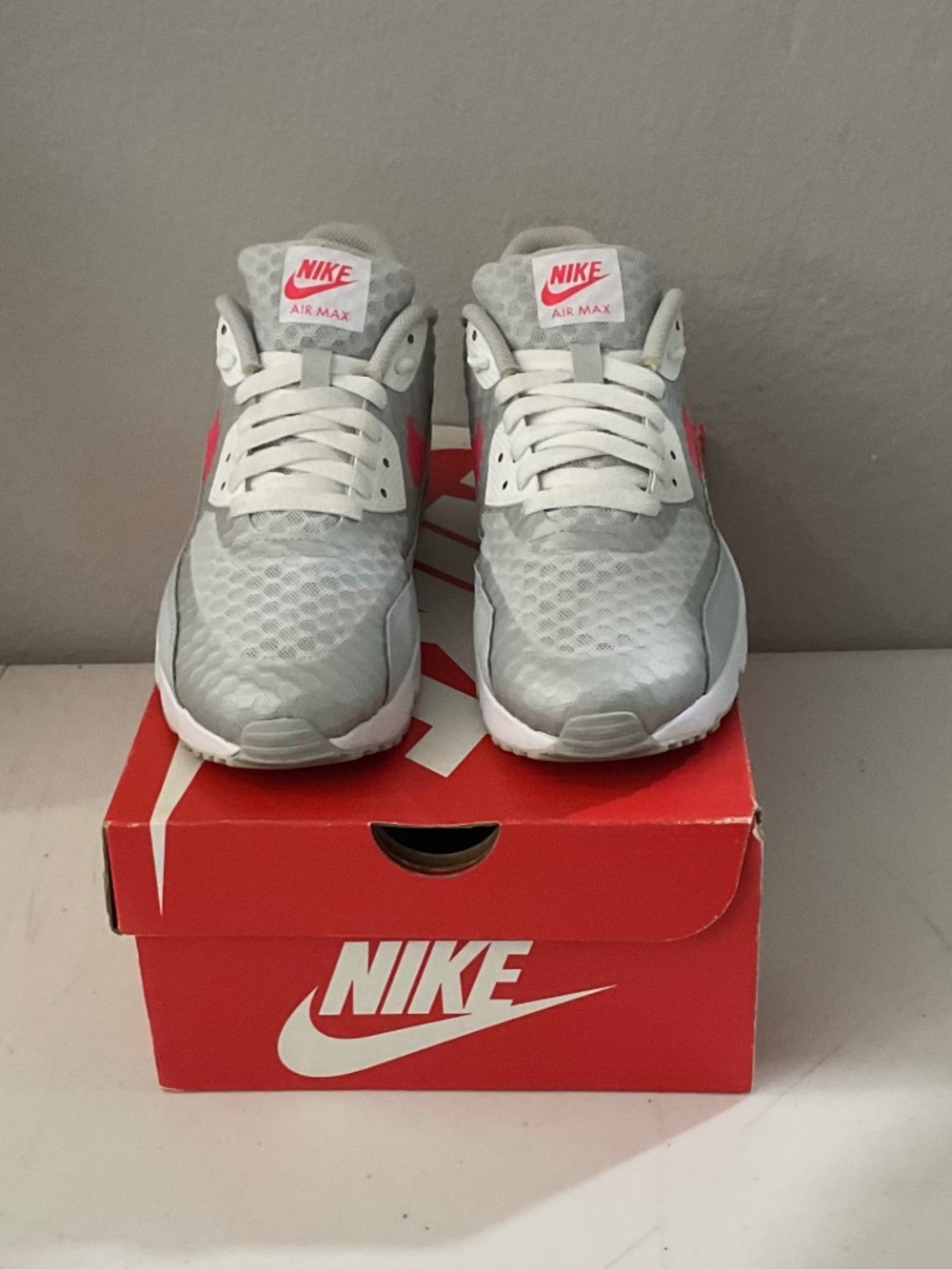 Nike Air Max 90 Light Smoke Grey Red .